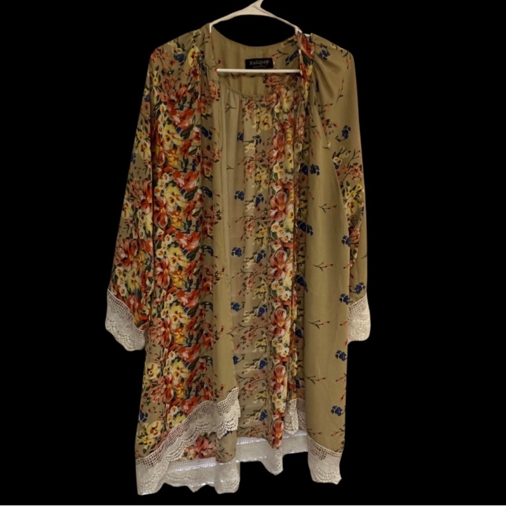 Floral Open-Front Kimono with Lace by Relipop